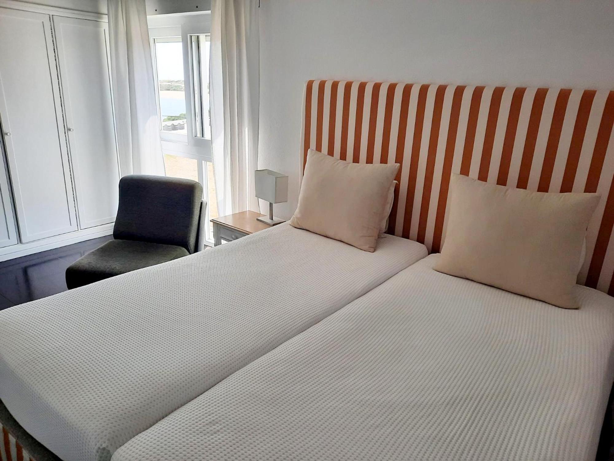 Hotel Hs Milfontes Beach - Duna Parque Resorts & Hotels Вила-Нова-де-Мильфонт Номер фото